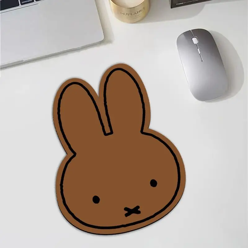 Kawaii Miffy Rabbit Shaped Mou - Outdoor Camping Table 评论和价格